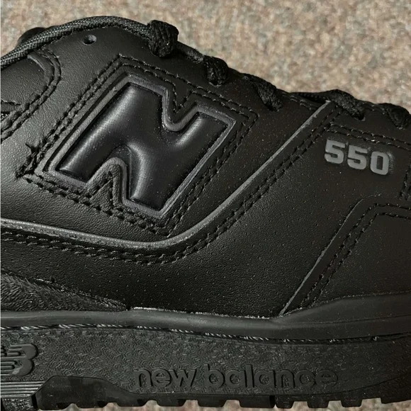 New balance 550 Triple Black - Picture 3 of 6